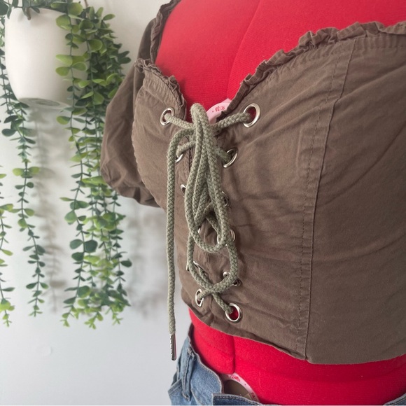 I.AM.GIA | Alya Army Green Puff Sleeve Corset Tie Front Cropped Top - Picture 6 of 9